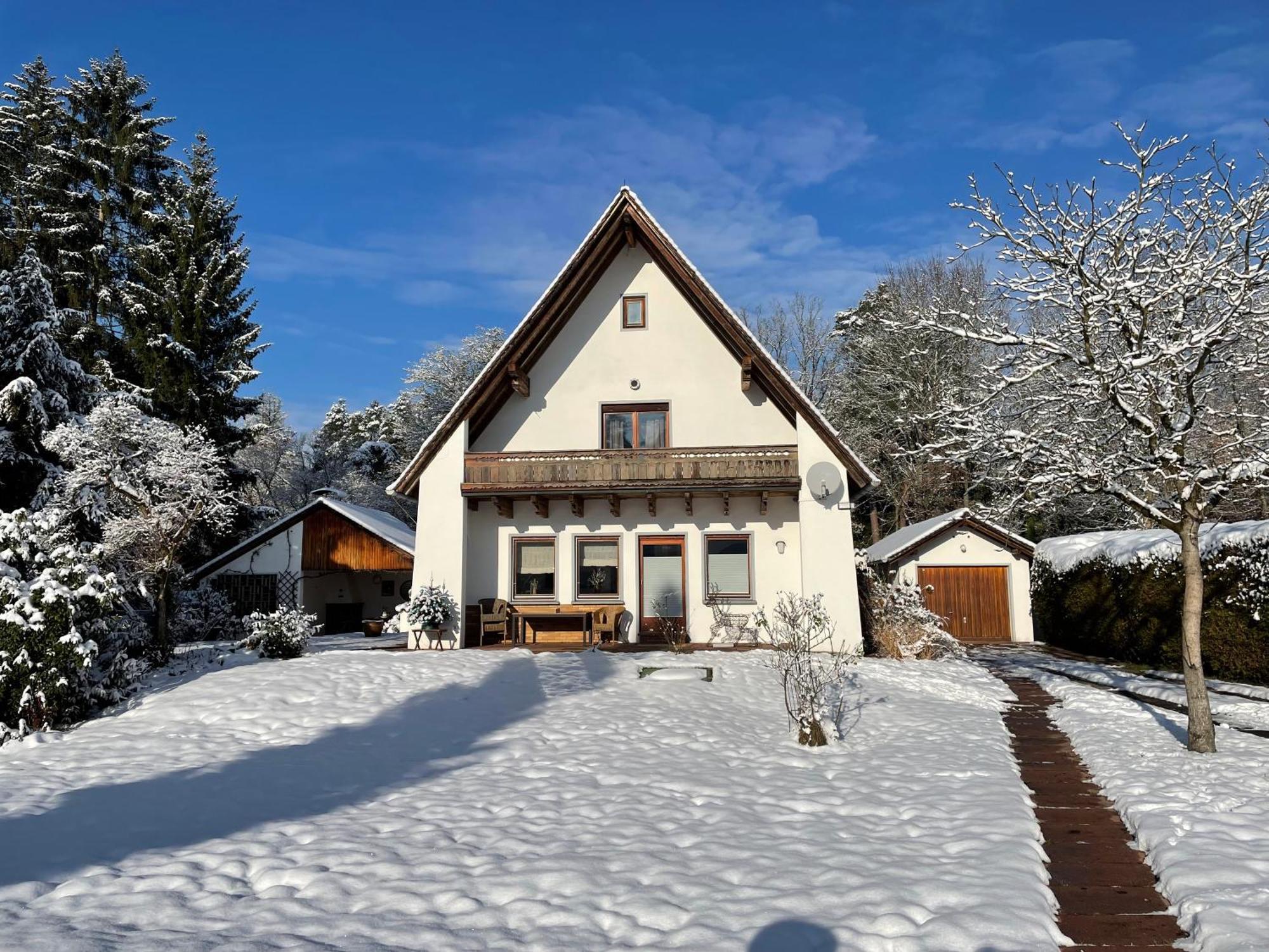 Messe- & Ferienhaus Gertraud Am Ludwigskanal, 24 H Self Check-In, Gratis Parken เวนเดิลชไตน์ ภายนอก รูปภาพ