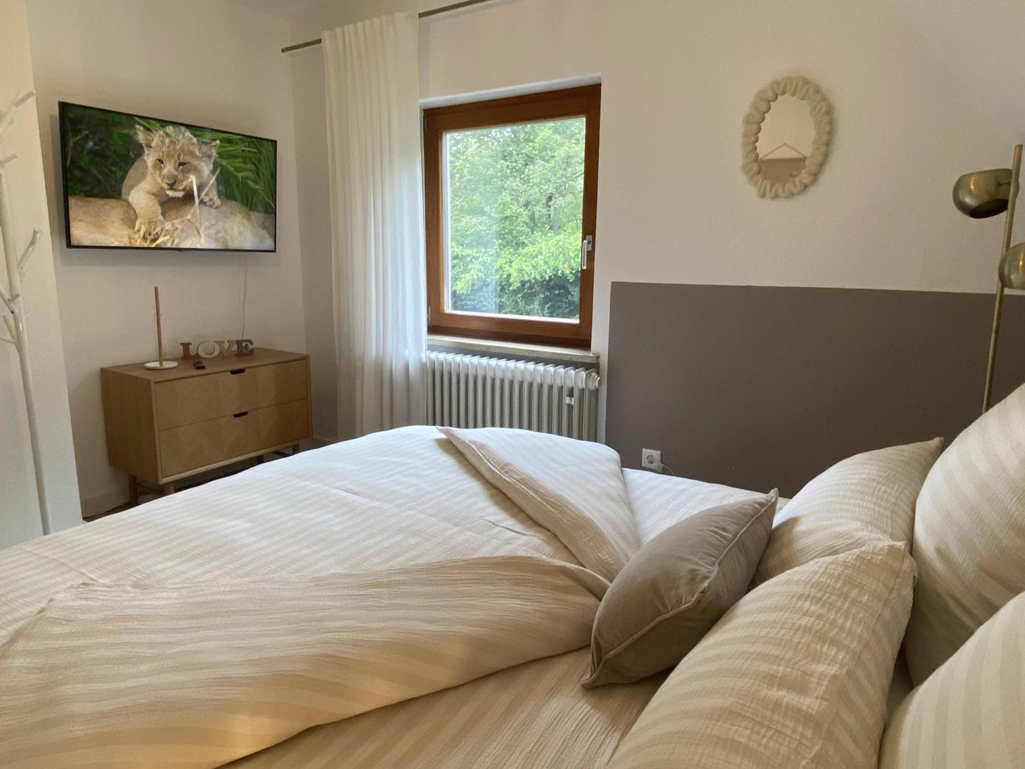 Messe- & Ferienhaus Gertraud Am Ludwigskanal, 24 H Self Check-In, Gratis Parken เวนเดิลชไตน์ ภายนอก รูปภาพ