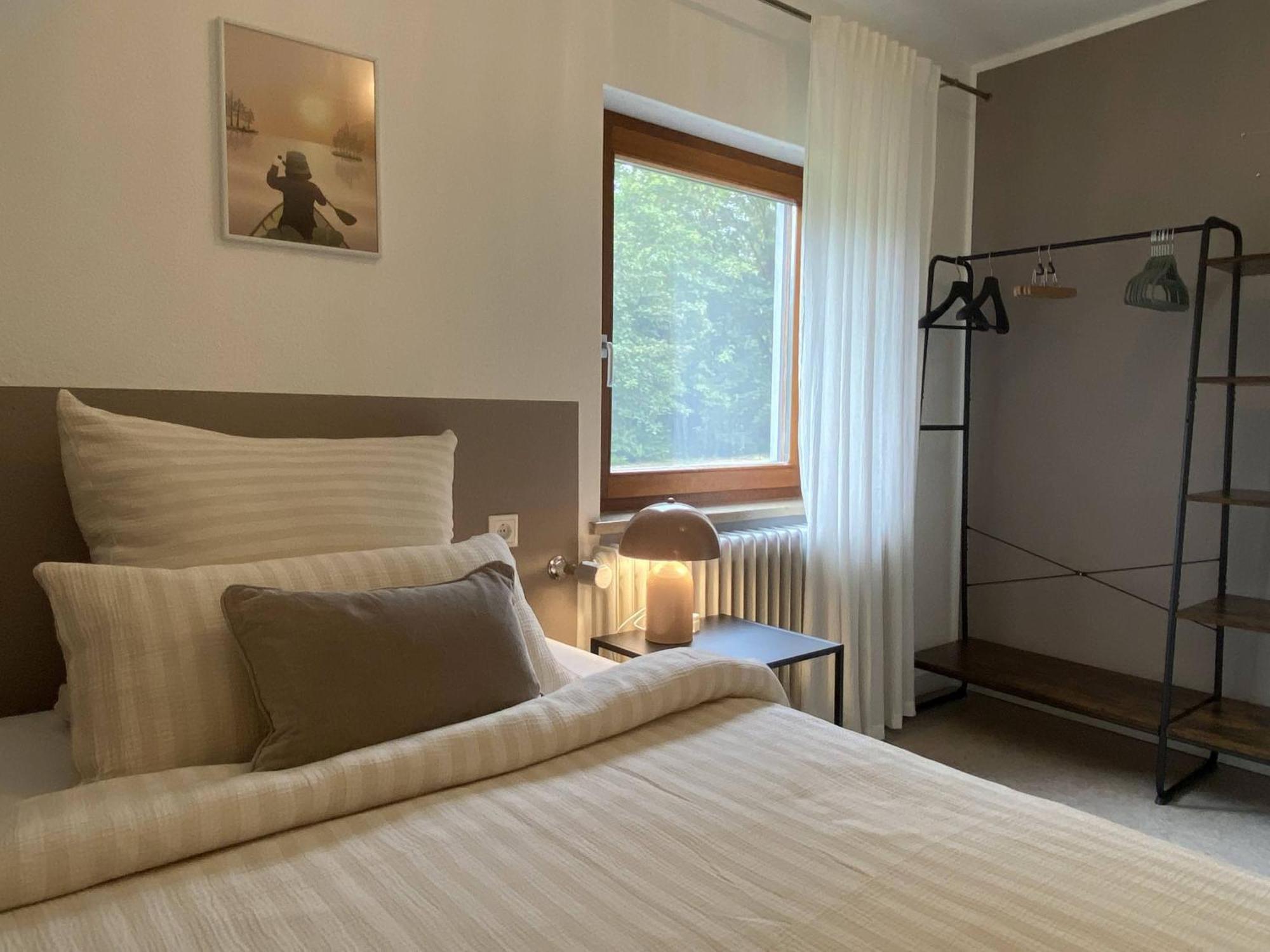 Messe- & Ferienhaus Gertraud Am Ludwigskanal, 24 H Self Check-In, Gratis Parken เวนเดิลชไตน์ ภายนอก รูปภาพ